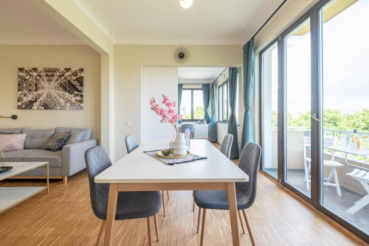 Sunrise 1Bdrm View Apartment Ndk Congress Centre Sofia Esterno foto